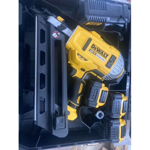 VÝPRODEJ DeWALT DCN692P2 Aku bezuhlíková dvourychlostní hřebíkovačka 90mm 50-90mm 18V v kufru, (2x5,0Ah/18V) PO SERVISE!!